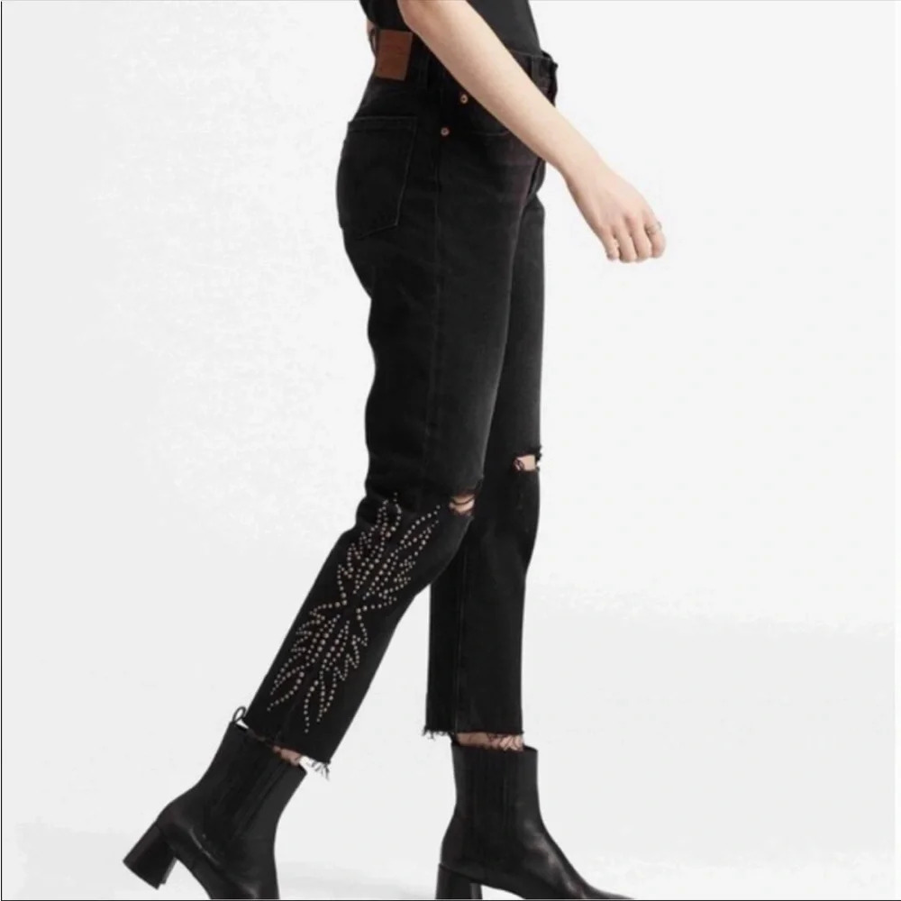 NWT LEVIS 501 STUDDED CROPPED JEANS